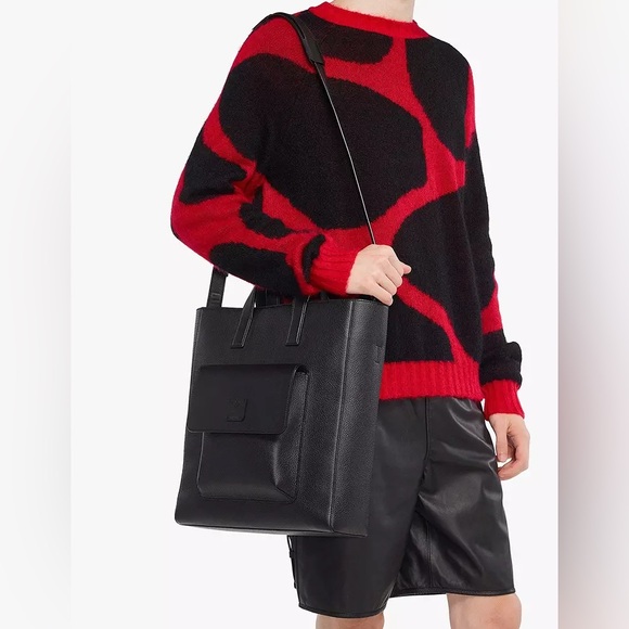 Still NWT! MCM Klassik Tote In Embossed Spanish Leather. I have not carried it! - Picture 3 of 8